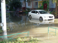 Какие дома остались без воды из-за мощной утечки в Воронеже