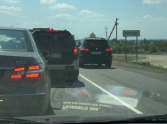 Автомобилисты назвали главную причину пробки на воронежской трассе в Лосево