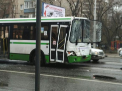 Страшное столкновение трех автобусов на Ленинском проспекте в Воронеже попало на фото 