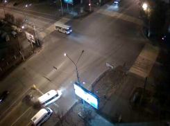 Появилось видео, как в Воронеже «Хендай» протаранил маршрутку