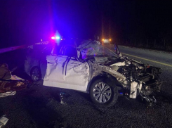 Фото с места смертельного ДТП с фурой показали на М-4 «Дон» 