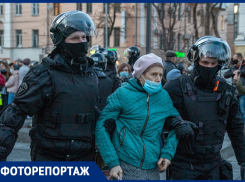 По обе стороны щита: как прошла незаконная акция сторонников Навального 21 апреля в Воронеже