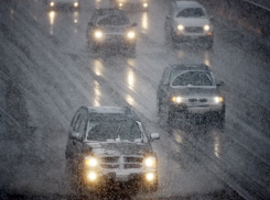 Дорожники предупредили воронежских водителей о надвигающемся снегопаде и сильных порывах ветра 