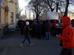 Шутка года: воронежцы зря часами стояли в очередях за дешевыми справками на права