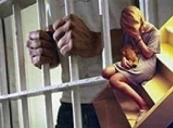 Воронежец с приятелем осуждены за групповое изнасилование школьницы