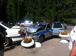 В Воронеже машина ДПС попала в аварию, преследуя нарушителя