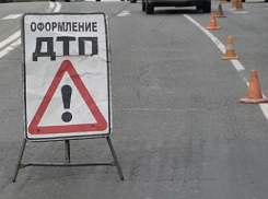 В Воронежской области «Жигули» вылетели в кювет