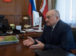 Главного метеоролога Воронежской области наградили почетным знаком 