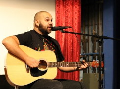 В Воронеже Бранимир спел про любовь, войну, жизнь и смерть 