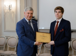 В 40 тыс рублей оценил талант молодого токаря губернатор Гусев