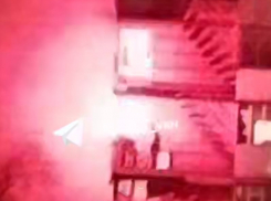 Взрывы во время угрозы атаки БПЛА попали на видео в Воронеже