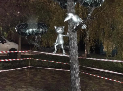 Воронежского Котенка с улицы Лизюкова огородили после нападения вандалов