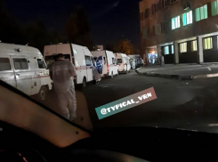 «Дальше будет хуже!», - в воронежской БСМП №1 объяснили гигантскую очередь из «скорых»