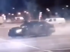 Роскошный Mercedes показал мощный дрифт в Воронеже