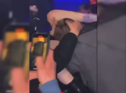 Групповой секс-перформанс устроили в баре в центре Воронежа