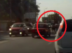Мать рискнула жизнями двоих детей, чтобы успеть на автобус в Воронеже