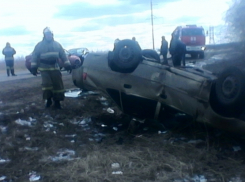 Под Воронежем в ДТП с участием трех автомобилей погибла 20-летняя девушка