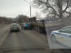 ДТП с длинномером породило большую пробку в Воронеже 