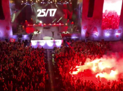 Воронежцы устроили спонтанное фаер-шоу на рок-фестивале «Чернозем»