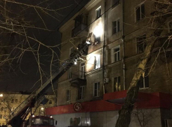 В Воронеже при крупном пожаре в Левобережном районе погиб человек