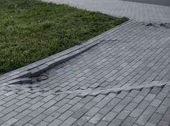 Тротуар «разволновался» в Воронеже
