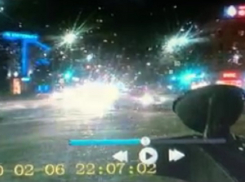 Авантюру отчаянного таксиста сняла камера в центре Воронежа 