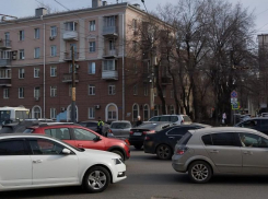 Массовая авария остановила центр Воронежа утром 1 апреля 