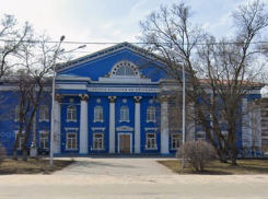 Дворец культуры имени Ленина со стоянкой продают за 173 млн рублей в Воронеже