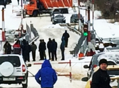В Воронежском микрорайоне Шилово вместе со льдом сошел понтонный мост