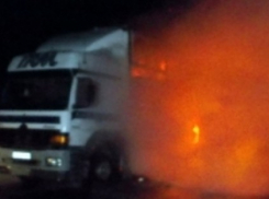 В Воронежской области загорелся грузовик с 20 тоннами сахара