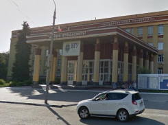 Студентов не пустили в ВГУ в первый учебный день