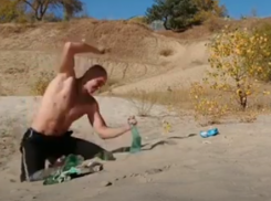 Яростную охоту с ножом на мусор устроил спортивный блогер из Воронежа