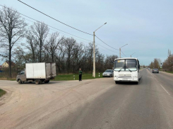 Пассажирку автобуса госпитализировали после ДТП под Воронежем 