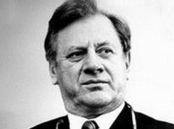 Оставивший автограф на рейхстаге воронежский поэт родился 100 лет назад