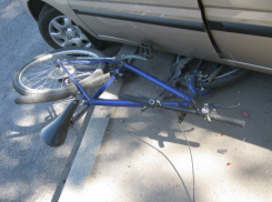 В Воронеже иномарка сбила 14-летнего велосипедиста во дворе дома