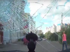 Блондинка, которая разнесла машину воронежского дорожного активиста, может угодить в тюрьму 