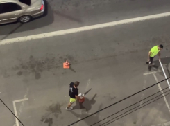 Плевать на всех: зачем в три часа ночи пылесосят асфальт в Воронеже