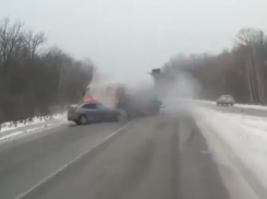 Появилось видео ДТП с бетономешалкой, где погибла 2-летняя девочка и ее мама