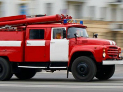 В центре Воронежа из горящего салона красоты в панике выбежали люди