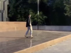 Площадь Победы превратили в скейт-парк в Воронеже