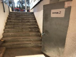 В подвалах школ и детсадов Новоусманского района подготовили запасы воды и медикаментов