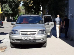 Безобразной парковкой отличился воронежец в центре города