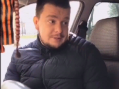 Уморительную поездку в такси показали в забавном ролике в Воронеже