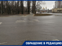 Двоих чуть не сбили: воронежцы бьют тревогу из-за опасного перекрёстка