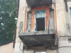 Решетки с вековой историей выломали в старинном доме в центре Воронежа