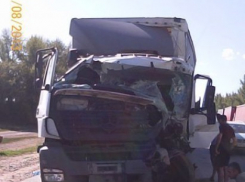 В Павловском районе столкнулись грузовики «Мерседес» и «МАН»
