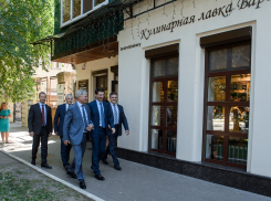 Полпред президента в ЦФО попил кофе в воронежском кафе