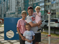 В новых жилых комплексах в Воронеже прошел праздник «Здравствуй, школа»