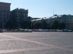 В Воронеже после отъезда Путина вновь заработала парковка на площади Ленина 