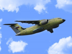 В Воронеже в воздух поднялся военный самолет Ан-148